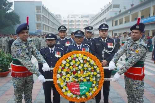 পুষ্পস্তবক অর্পণ